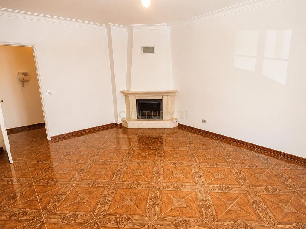 Apartamento T2 em Quinta do Conde, a 5 min Estação comboio da Fertagus - Image 2