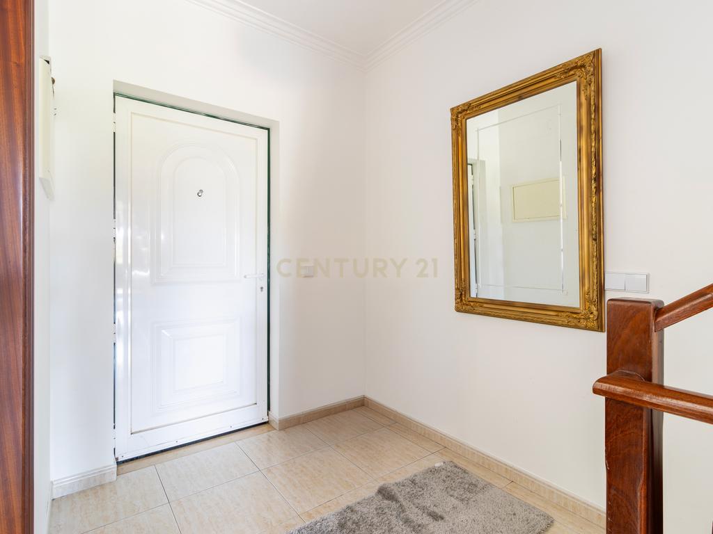 Excelente Moradia T3 , espaço exterior e garagem – Marinha Grande - Image 2