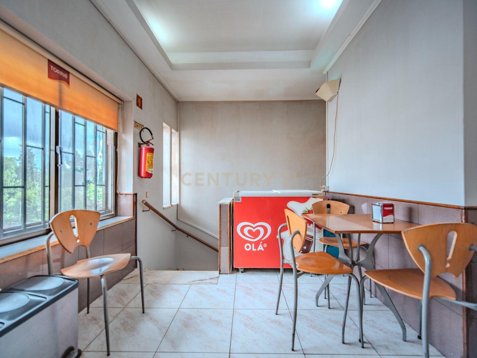 Fotografia 6 de Venda de Confeitaria e Pastelaria com Fabrico Próprio – Junto à Estação CP de Rio Tinto