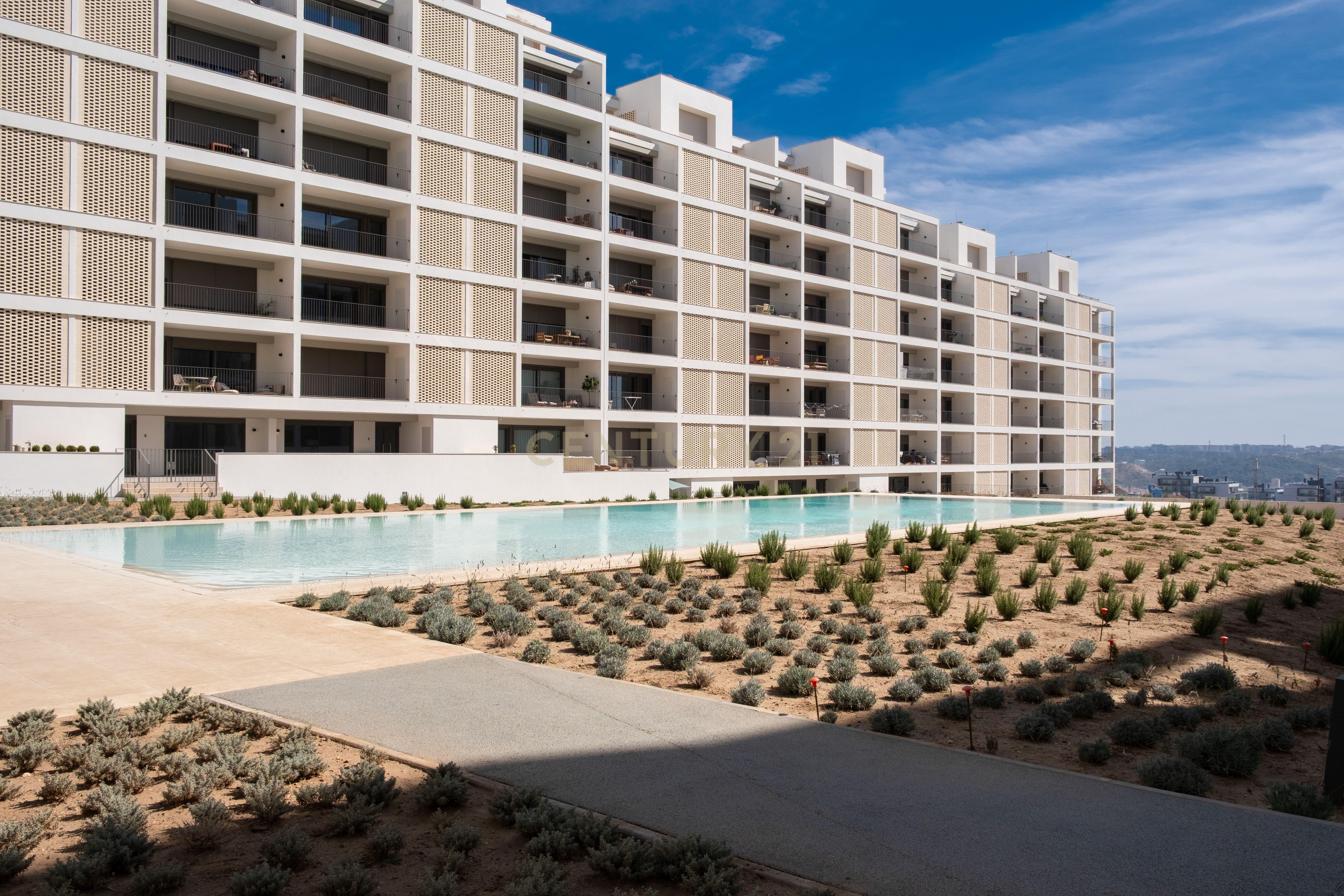 Apartamento T4 em Santo António dos Cavaleiros e Frielas, €729.000