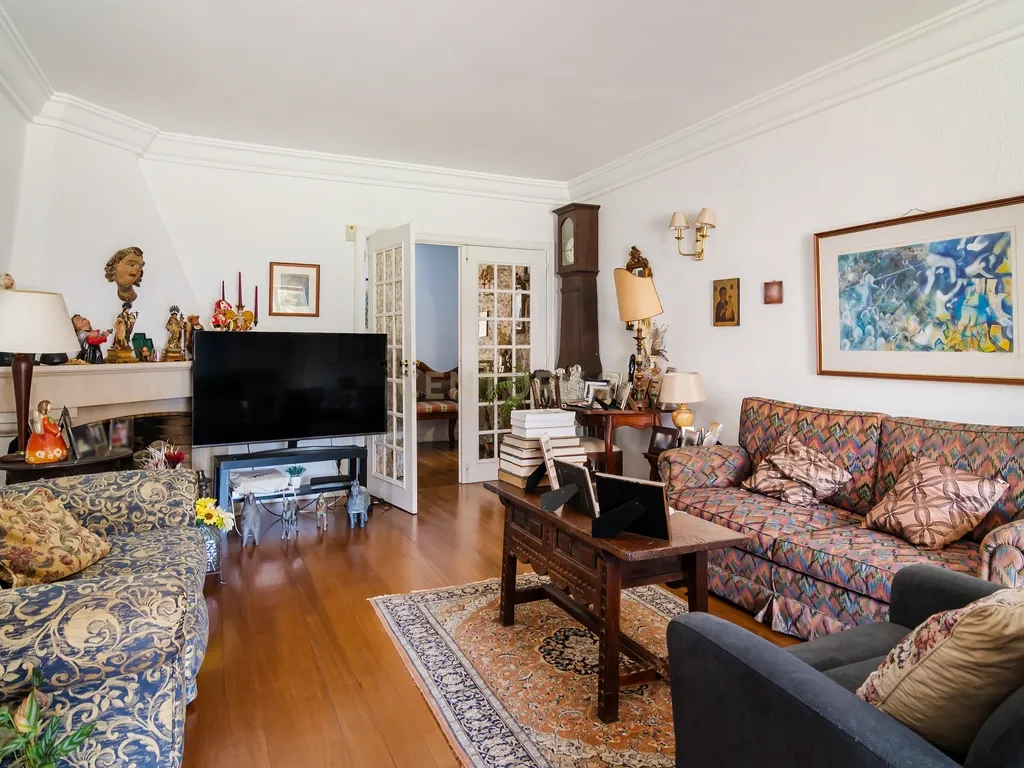 Apartamento T3+1 com varandas e terraço, junto ao Mercado da Vila, Cascais. Em Venda! - Image 2