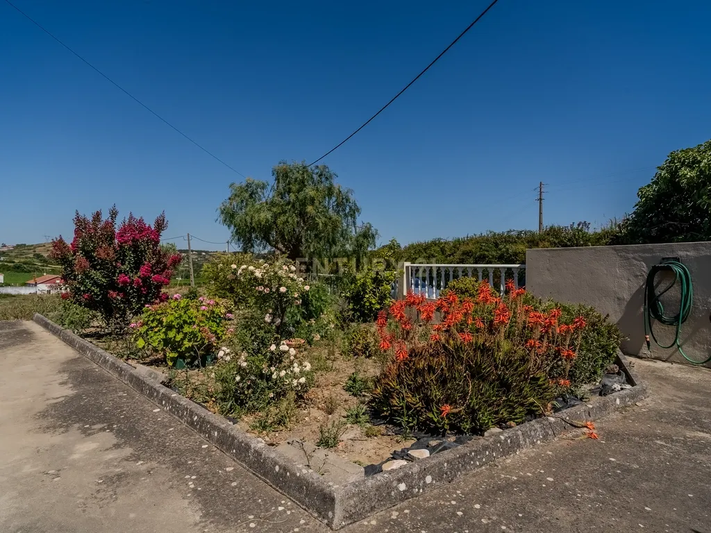 Moradia T5 com Garagem e Terreno em Sobral de Monte Agraço - Image 32