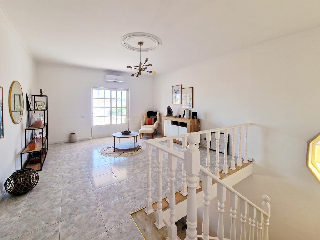 Moradia isolada de 6 assoalhadas com garagem - Zona tranquila - Image 19