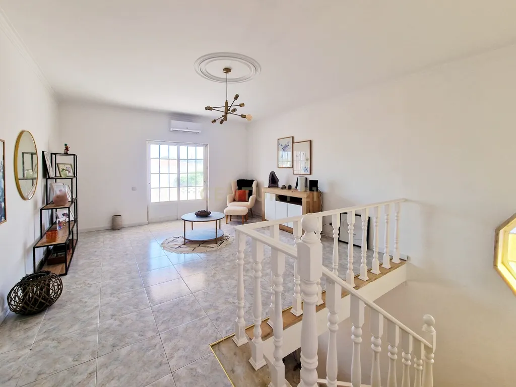 Moradia isolada de 6 assoalhadas com garagem - Zona tranquila - Image 19