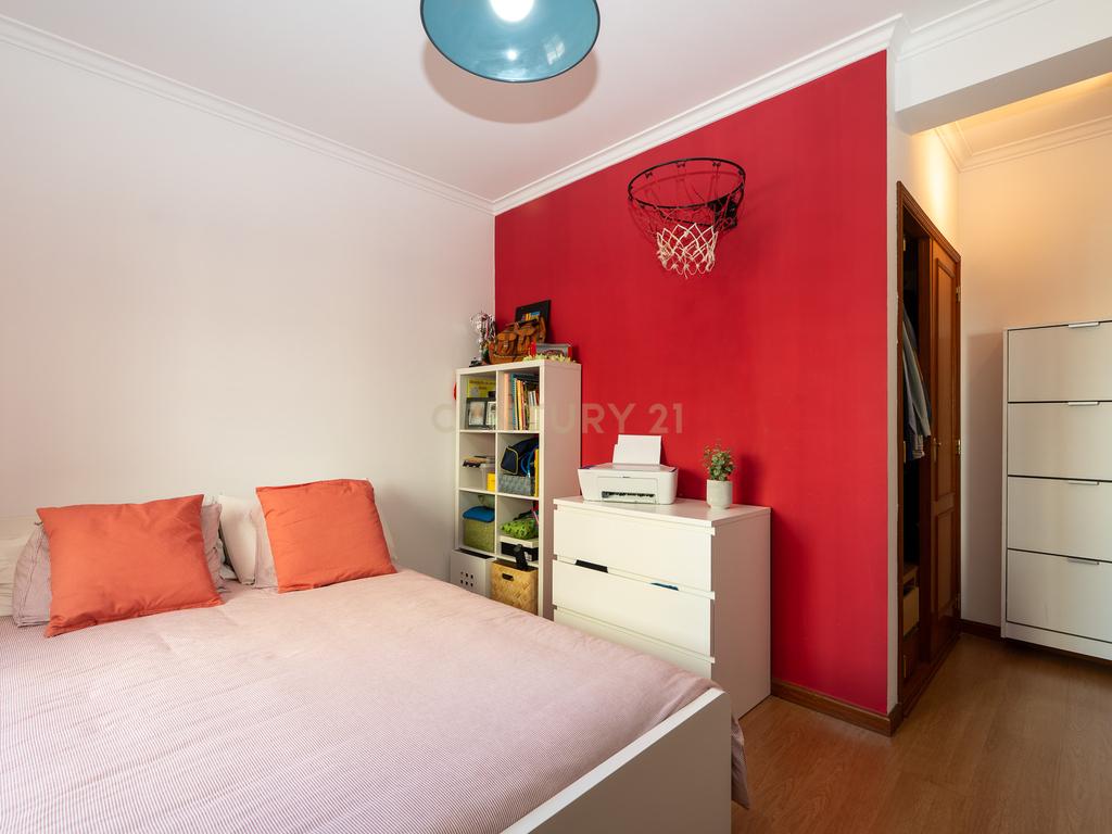 ** ESPECTACULAR APARTAMENTO NO CENTRO DE MAFRA, COM PARQUEAMENTO ** - Image 32