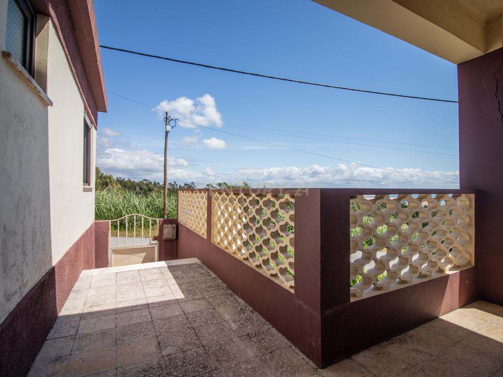 Moradia T4 com Vista Mar e Cidade - Image 24
