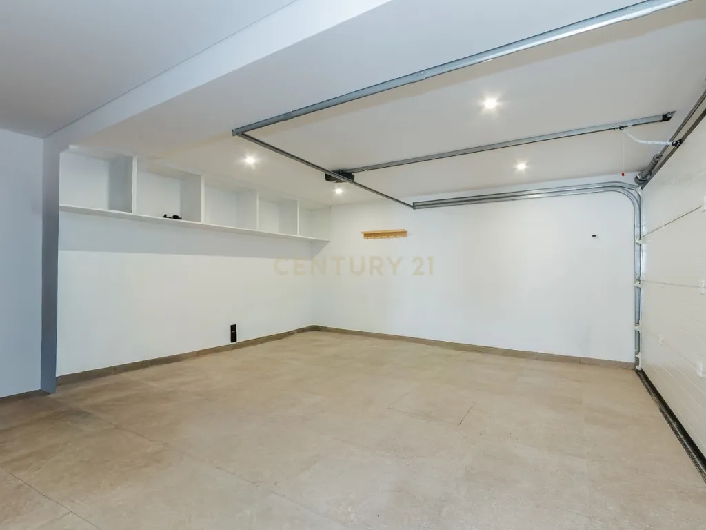 Moradia T4 com piscina e 3 suites | A escolha inteligente para viver com mais espaço a minutos de Lisboa - Image 44