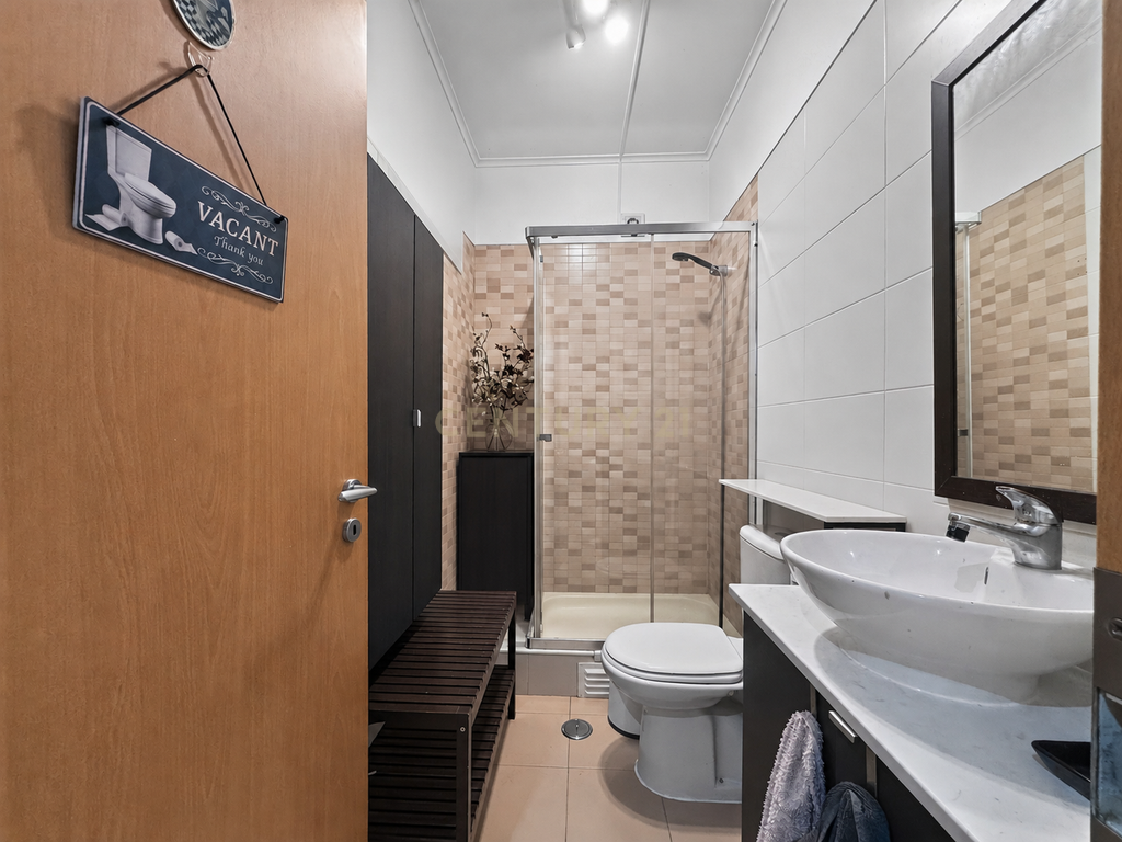 Apartamento T2 com Terraço de 37 m² na Urbanização do Bom Retiro - Image 8