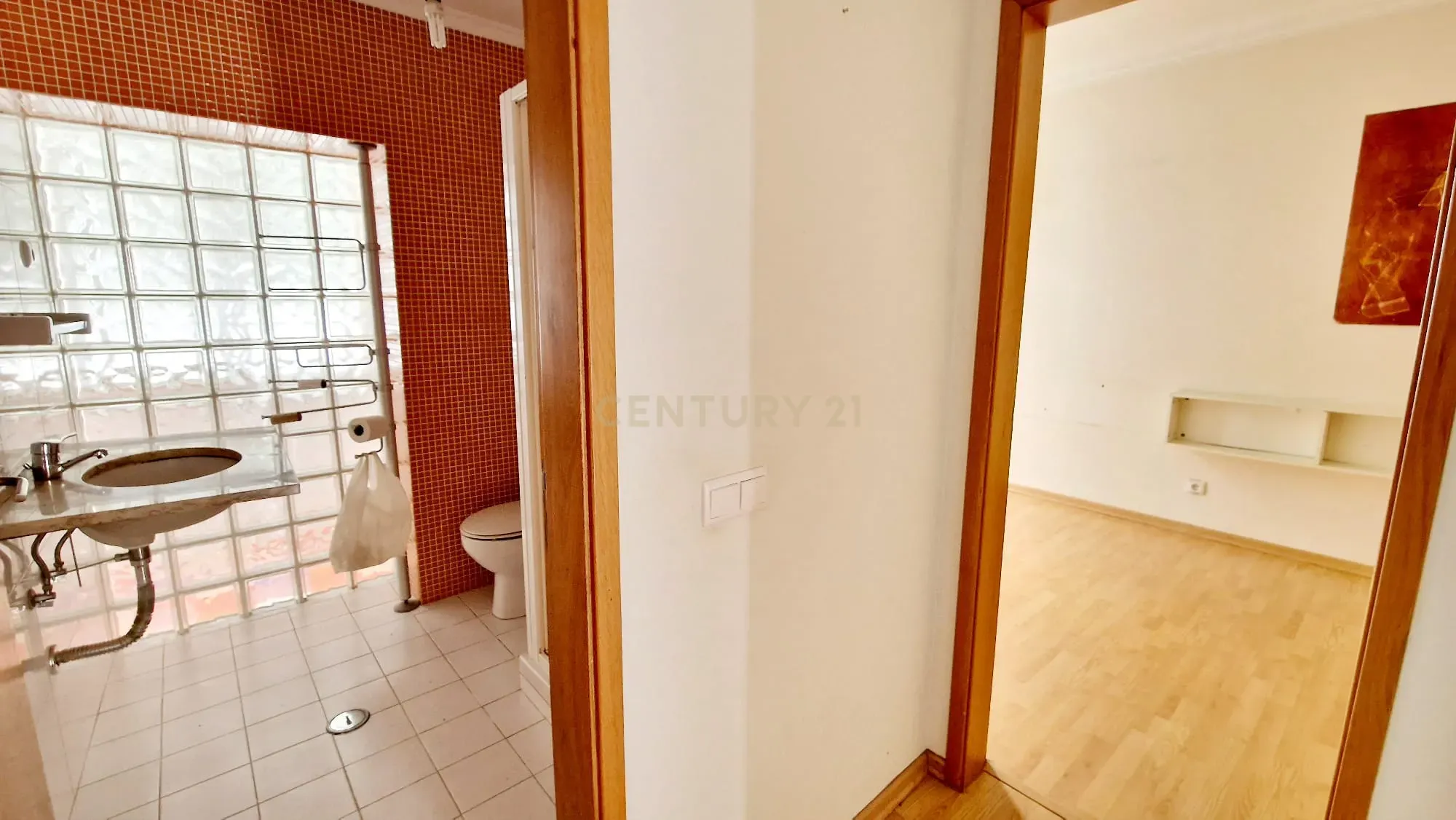 Apartamento T2 com Terraço em Queluz – 5 Min da Estação Queluz/Belas - Image 20