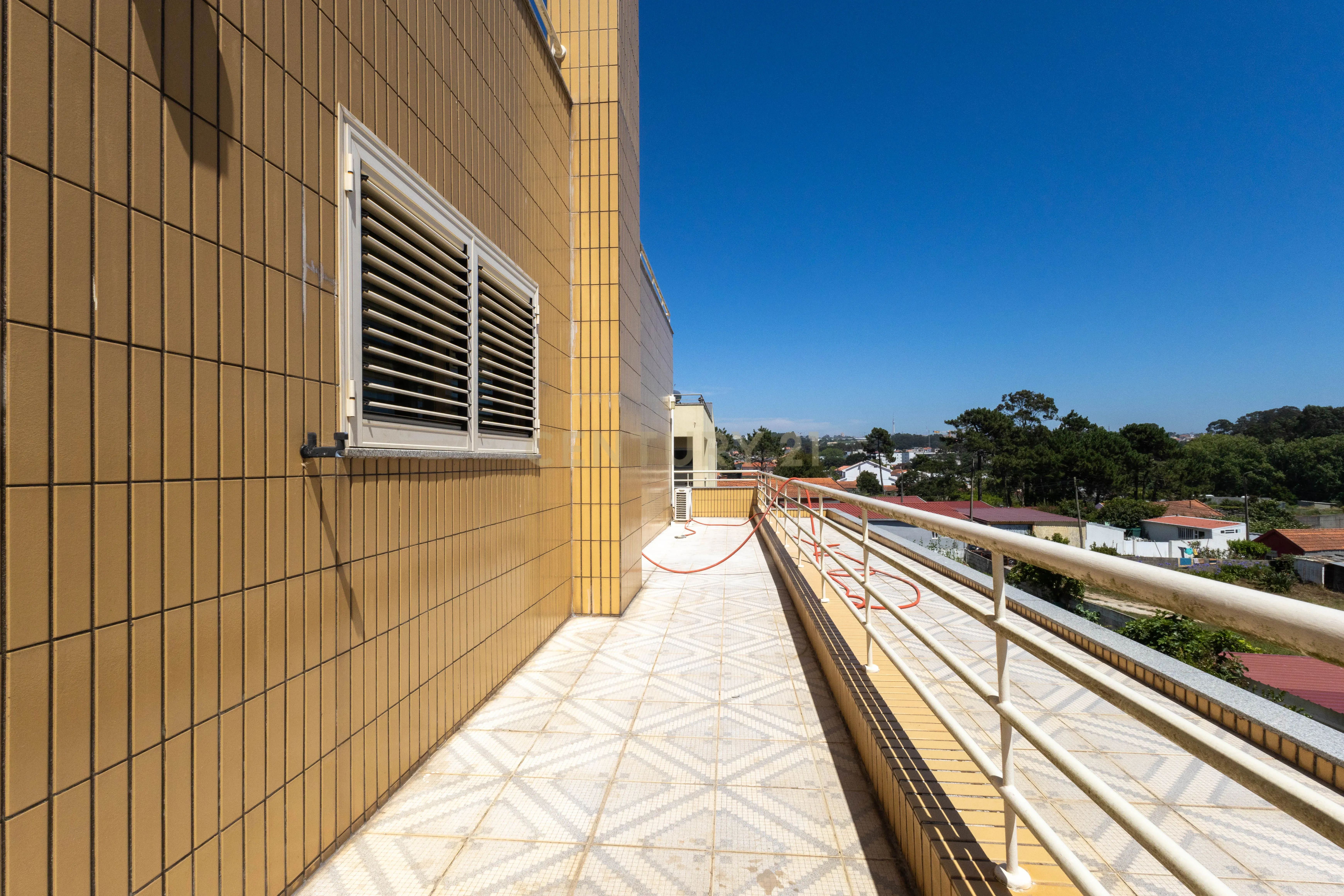 Fotografia 11 de Soberbo Apartamento T2 com Vista Mar Canidelo