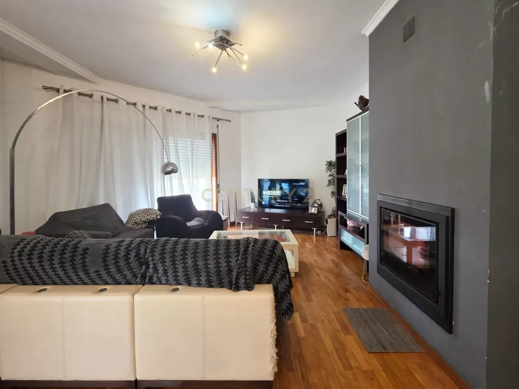 Apartamento T3 no Centro de Paredes – Espaço, Conforto e Localização Privilegiada - Image 14