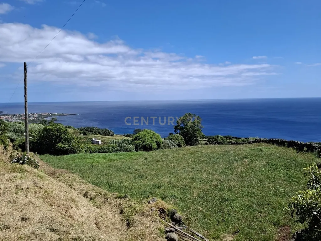 Terreno de 5081 metros quadrados, vista mar na Vila de São Sebastião, Angra do Heroísmo - Image 2