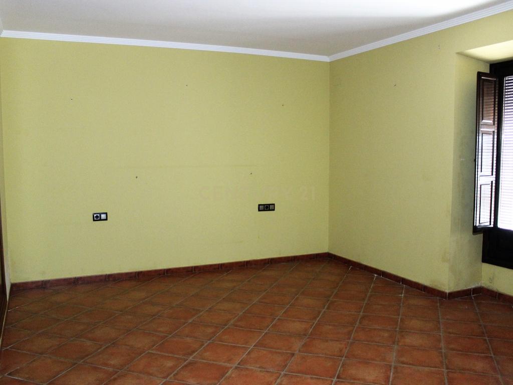  - Image 15