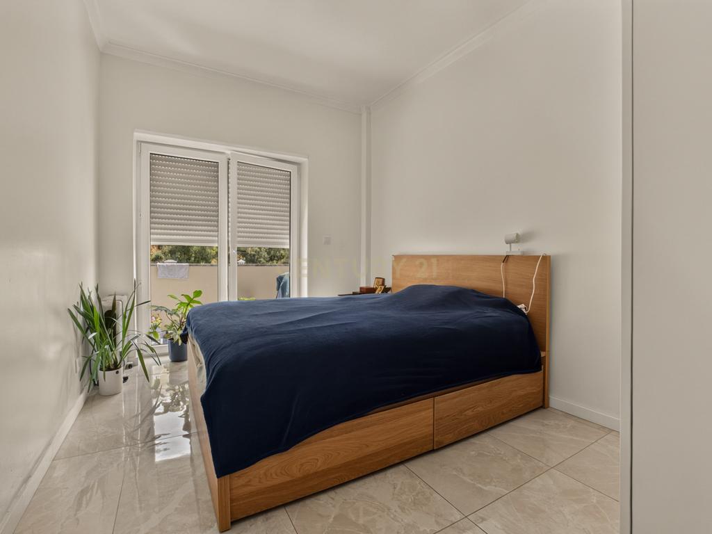 Apartamento T2 totalmente renovado em Cascais | Excelente oportunidade de investimento - Image 14