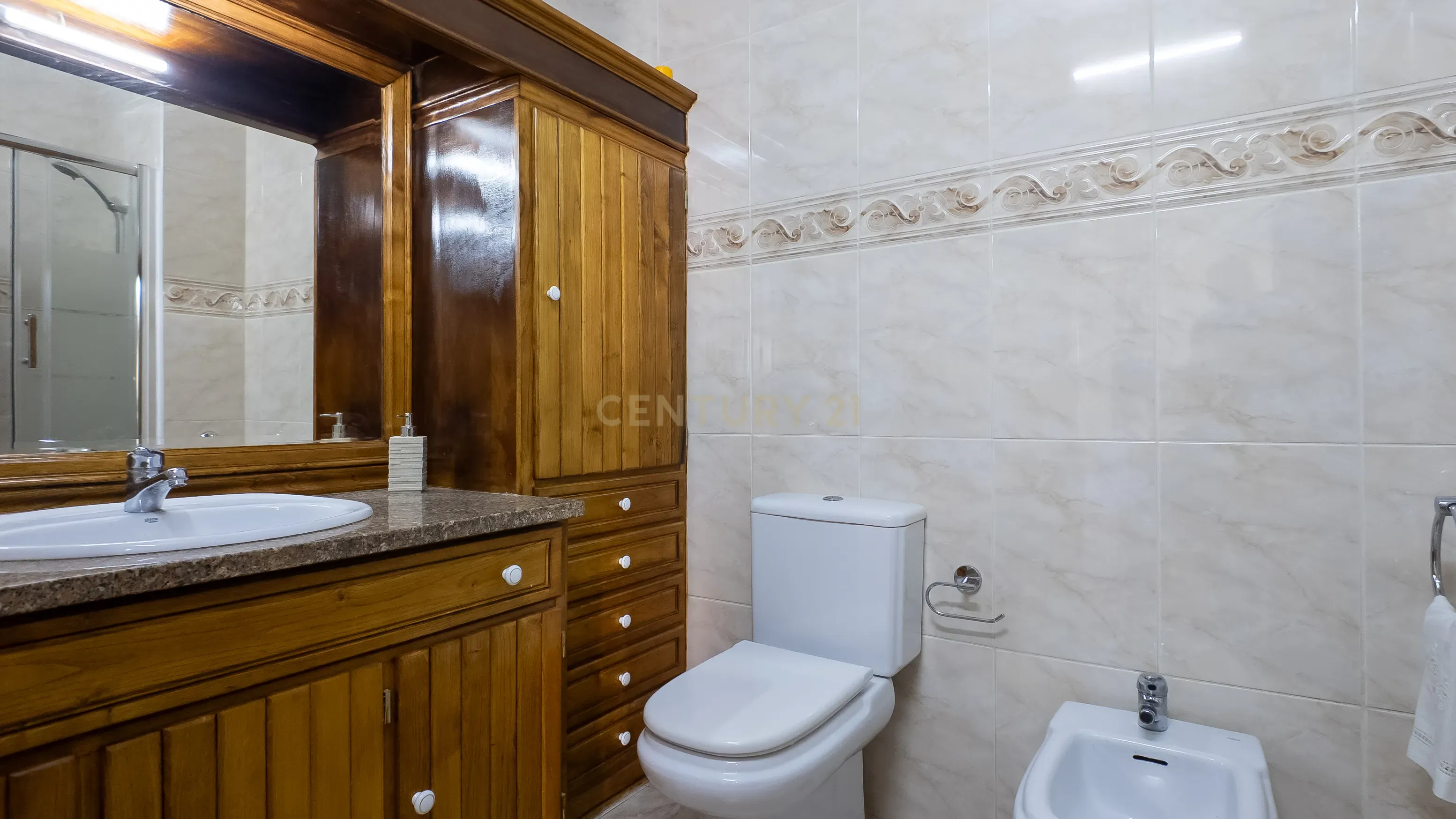 Andar moradia T3 em Águas Santas - Image 15