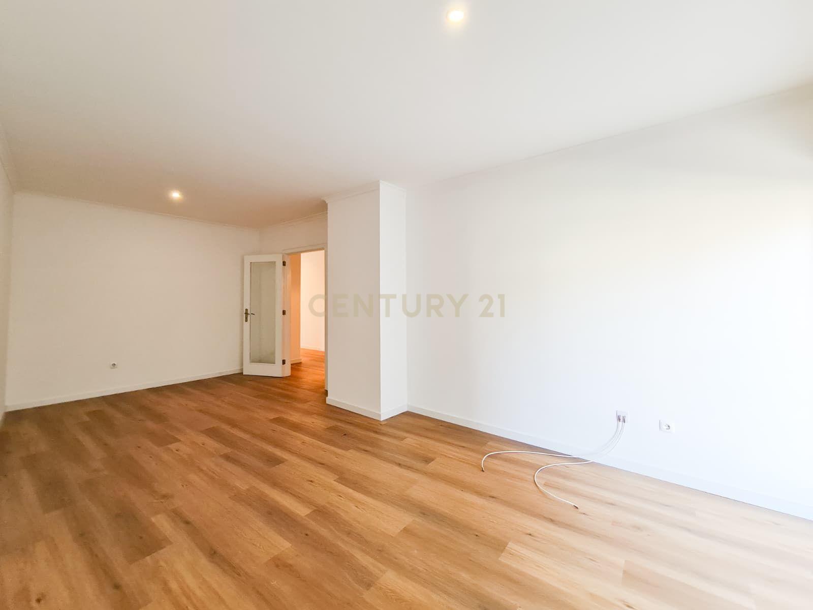 Fotografia 10 de 🏡 T2 PAREDES, MOURIZ C/ 2 FRENTES, EXCELENTES ÁREAS E VARANDAS EM TODAS AS DIVISÕES A APENAS 29 MINUTOS DO PORTO 📍📢  (Disponível para venda – atualmente arrendado até dezembro de 2026, com r