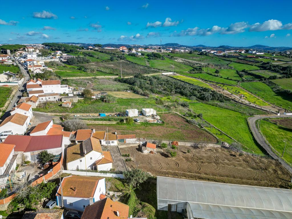 Moradia Isolada T3 com 2480m2 de terreno, poço e com anexos - Image 48