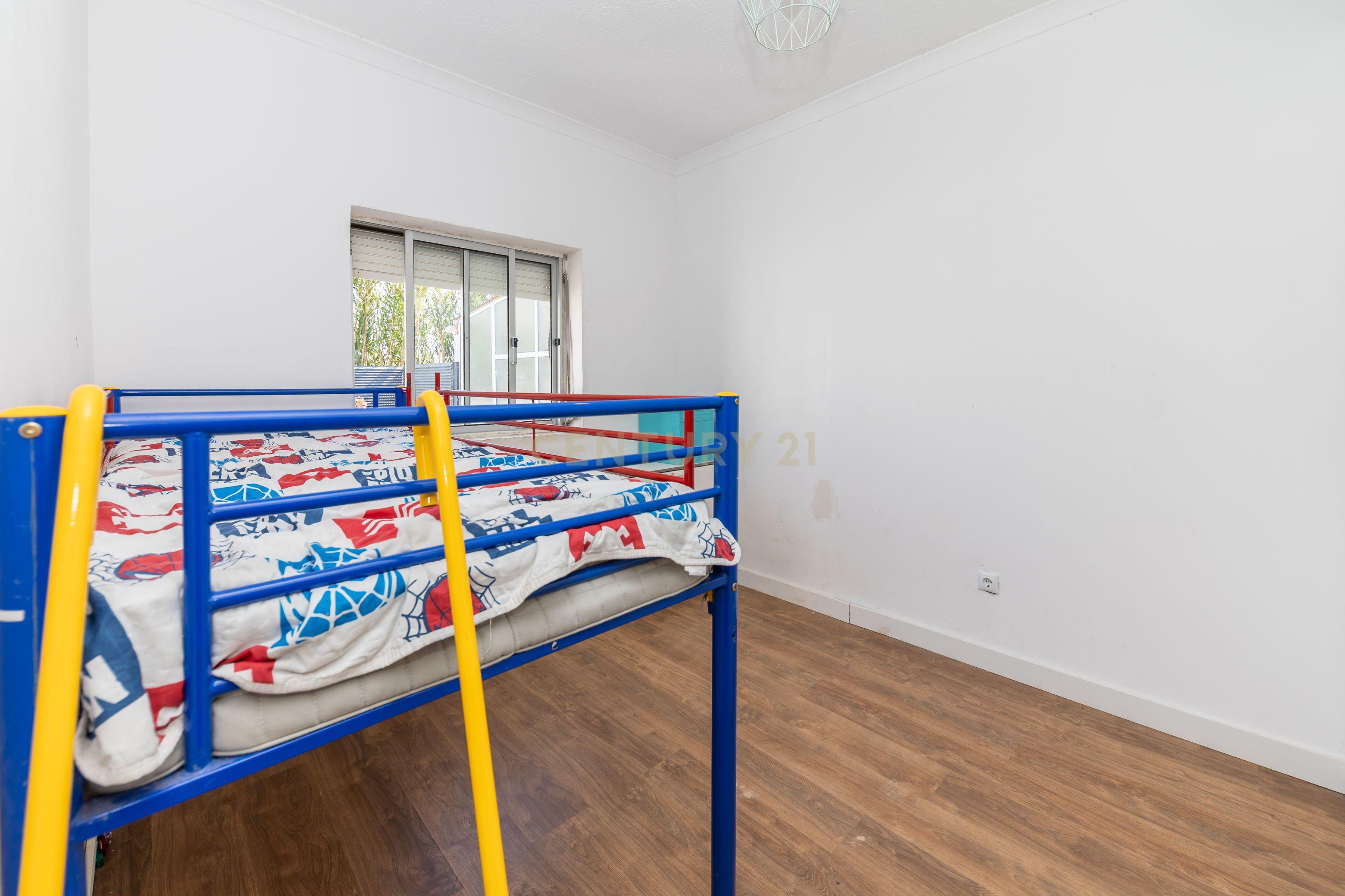 Moradia T2 em Sarilhos Pequenos Remodelada. - Image 26