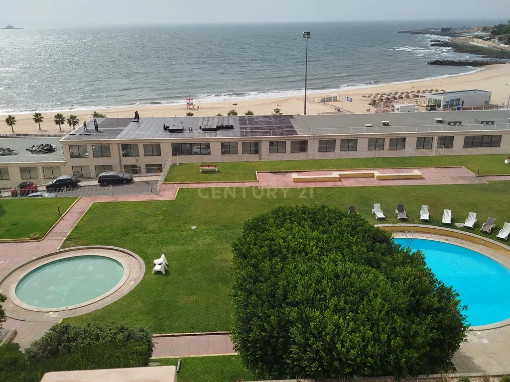Apartamento T2 Mobilado com Vista Mar e parqueamento 1 carro - Image 40