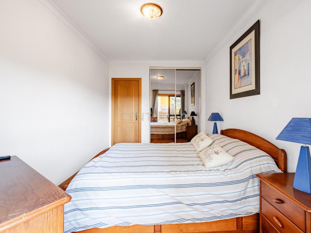 Apartamento T3 com Vista desafogada e parqueamento, no Feijó - Almada - Image 22