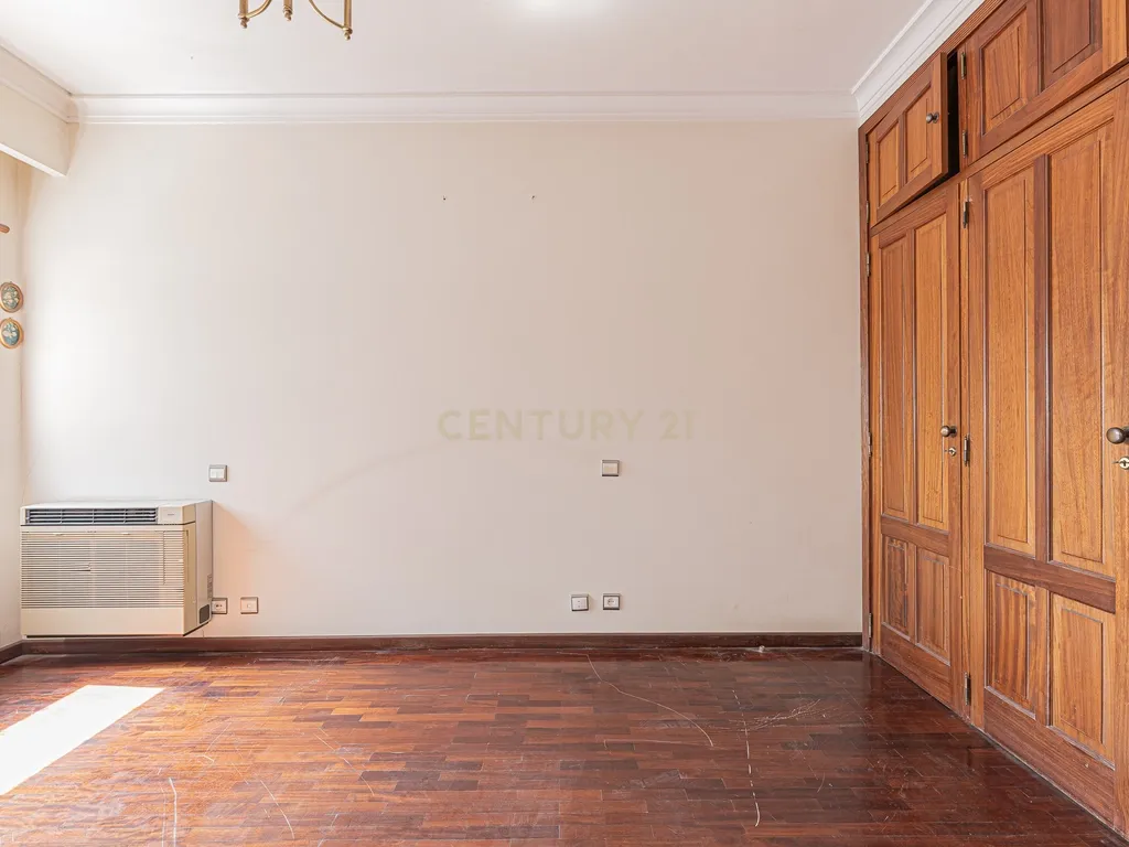 T4 com 180 m² e Garagem Box no Areeiro, Lisboa - Image 20