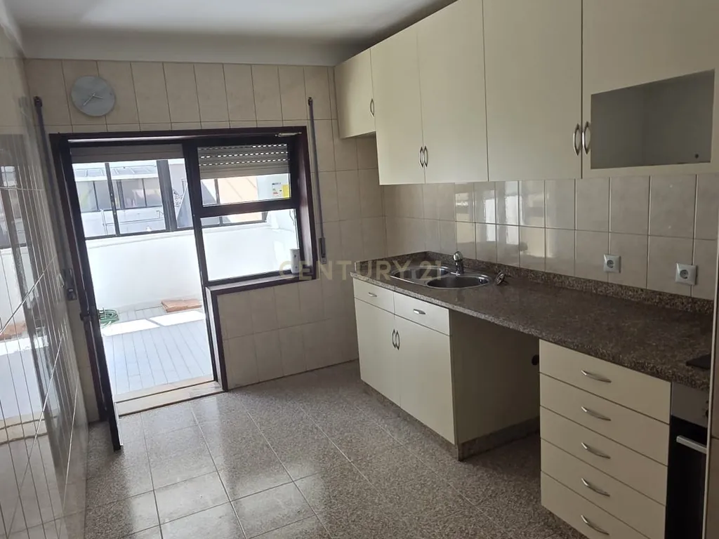 Arrendamento | Excelente Oportunidade em Leça da Palmeira – T2+1 com Terraço e Garagem 🌟 - Image 10