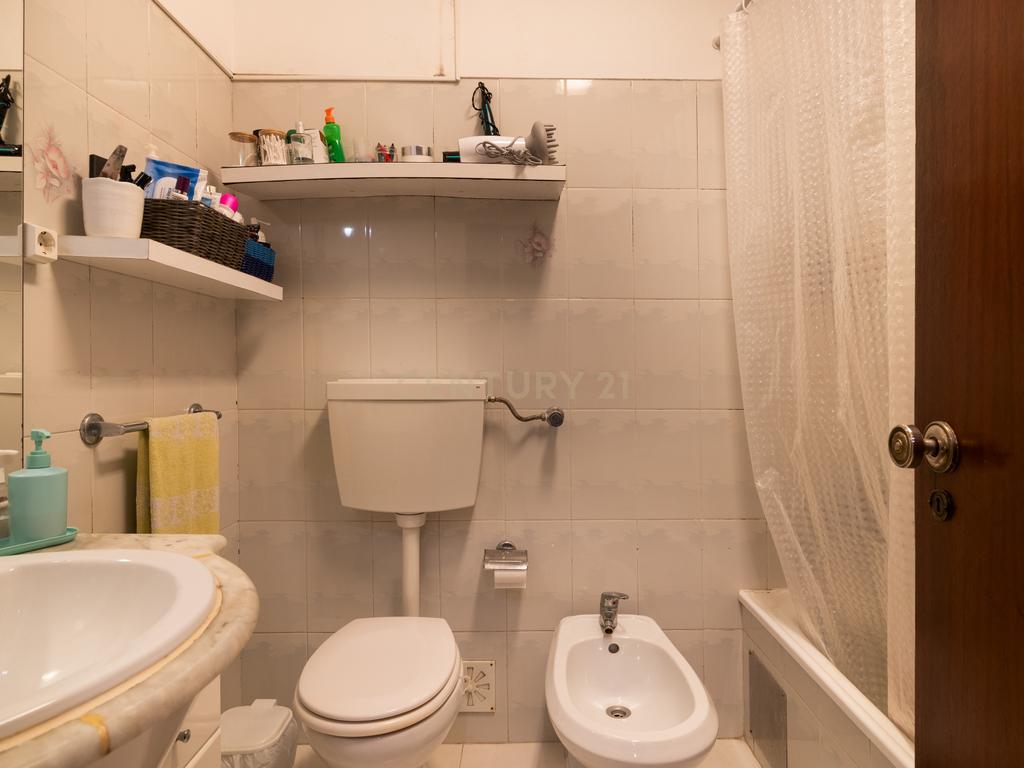 Um apartamento com luz, espaço e a base certa para criar uma casa à sua medida - Image 16