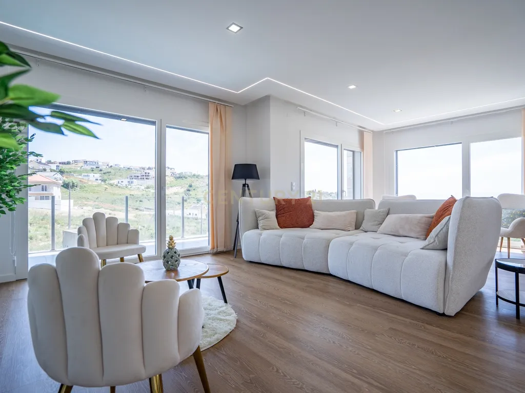 🌅 Moradia Nova com Vista Tejo, Piscina e Terraço Panorâmico a Poucos Minutos de Lisboa - Image 11