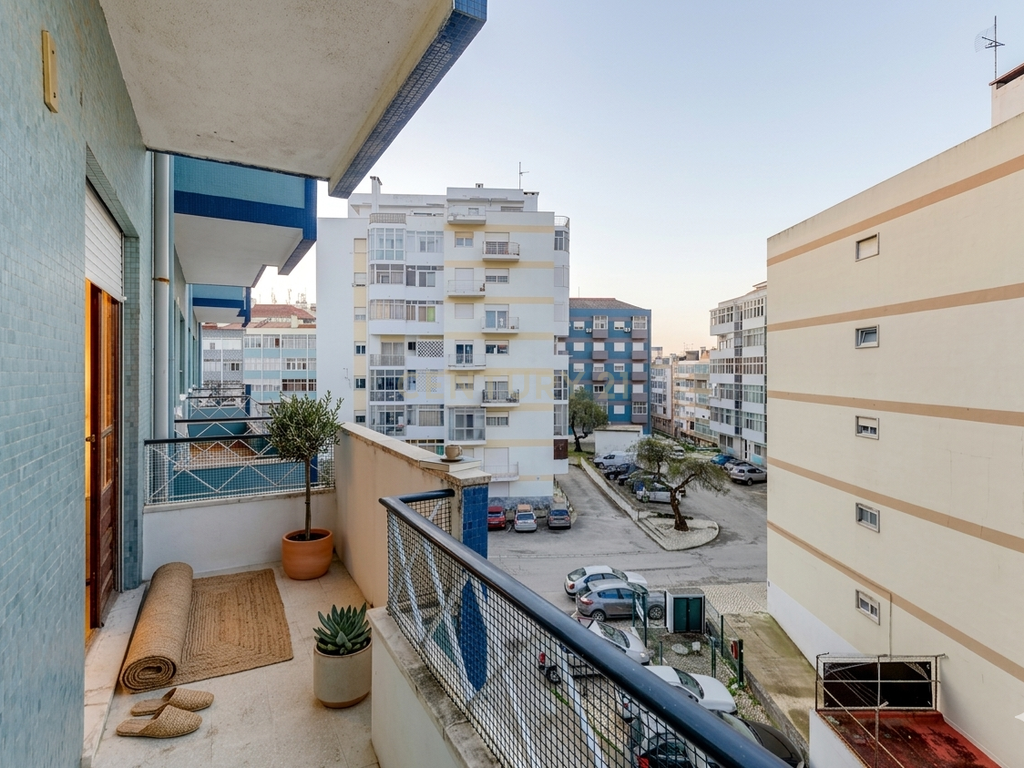 T3 com Vista Panorâmica em Almada: O seu próximo projeto de sonho! ✨ - Image 21