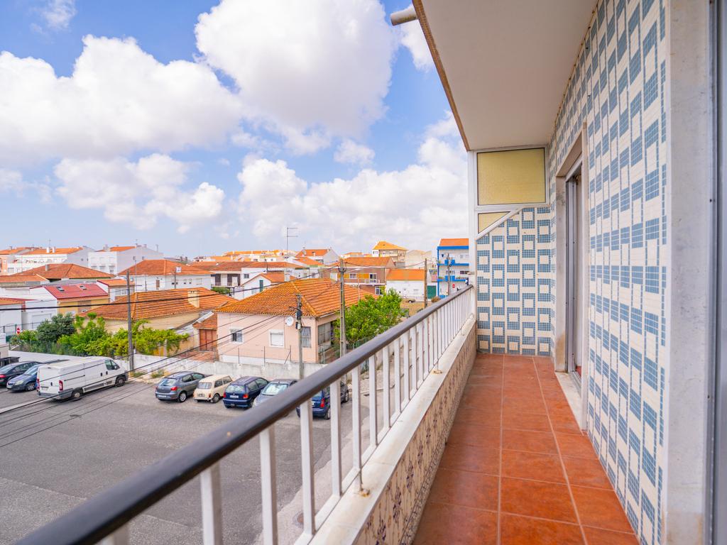 Apartamento T4 localizado no Bairro dos Arneiros, em Caldas da Rainha - Image 20