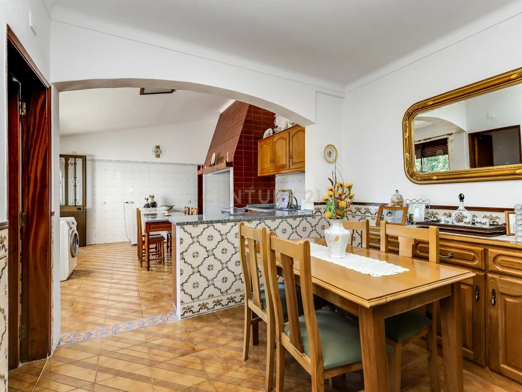 Moradia T8 de 288 m² no Centro de Montargil – Junto à Barragem - Image 5