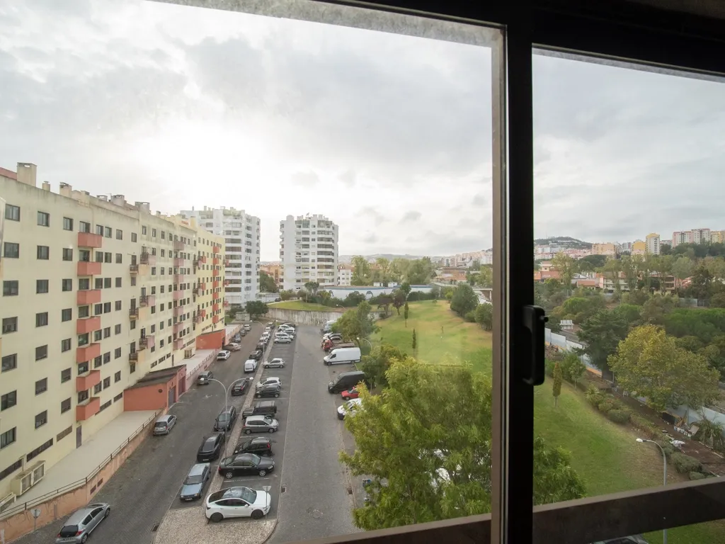 Apartamento T3 em Odivelas com Garagem e Elevador - Image 41