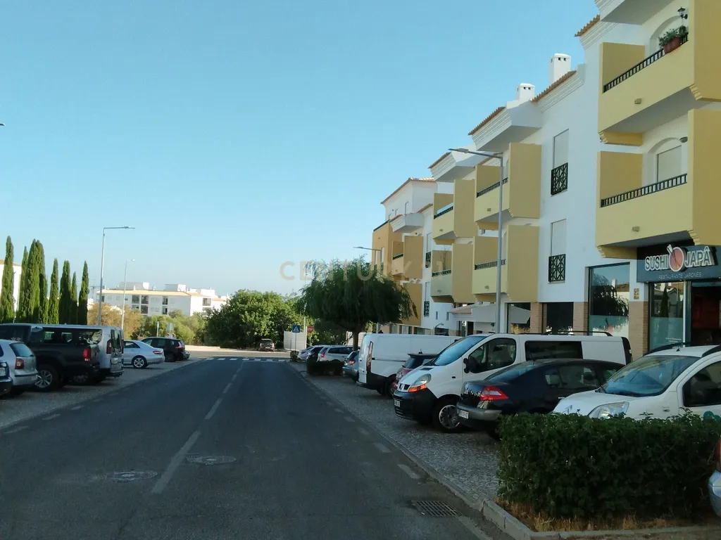 Apartamento T3 em Almancil, condomínio com Piscina, Jardim e Garagem - Image 31