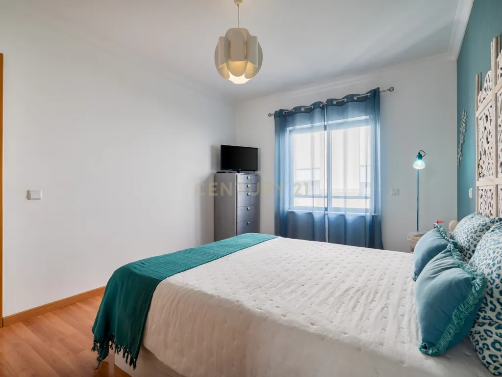 Excelente T3 em Lagoa | Localização Privilegiada perto de Tudo - Image 13