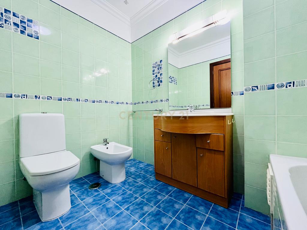Apartamento T3 na Baixa de Olhão – Localização privilegiada junto à Praça da Floripes e Mercados Municipais - Image 19