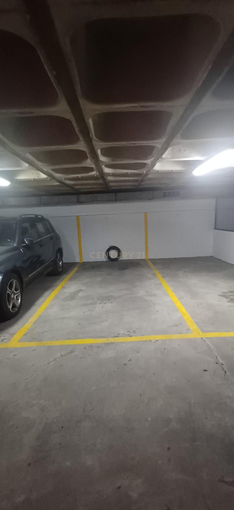 Fotografia 2 de Lugar de Garagem 12 m² à Venda no Estoril – Centro Comercial Grande Galiza