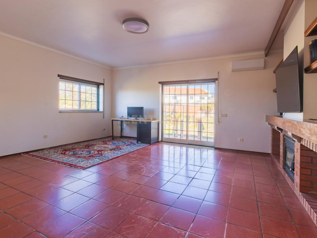 Moradia T5 com terreno - Image 13
