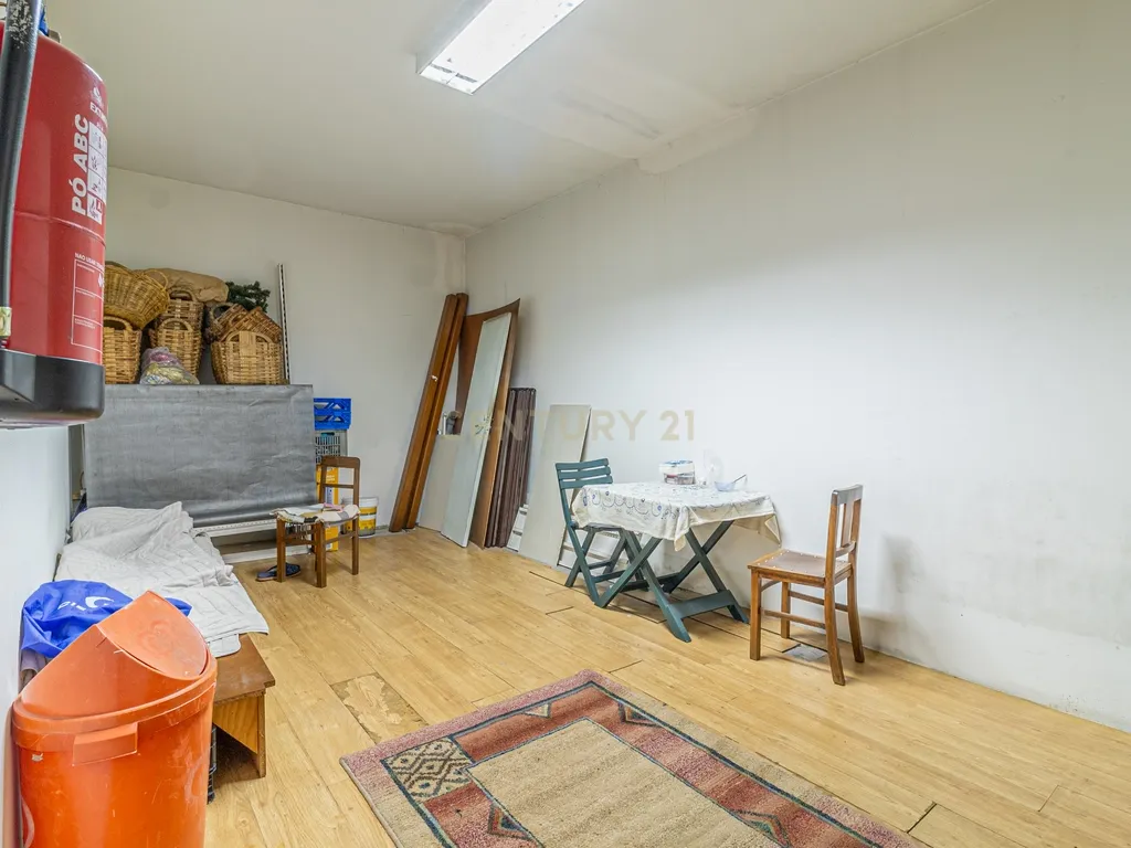 Trespasse de Supermercado junto à Universidade do Minho - Image 11