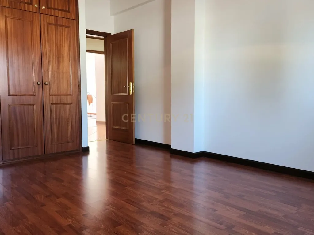 T4 em Alcains| Espaço, Localização e Funcionalidade - Image 15