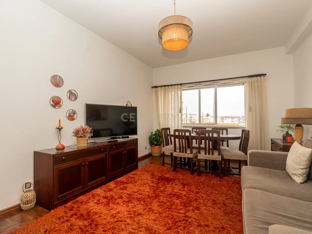 T2 no coração de Peniche | Rua Garrett | Oportunidade para viver ou rentabilizar🚨🚨🚨 - Image 1