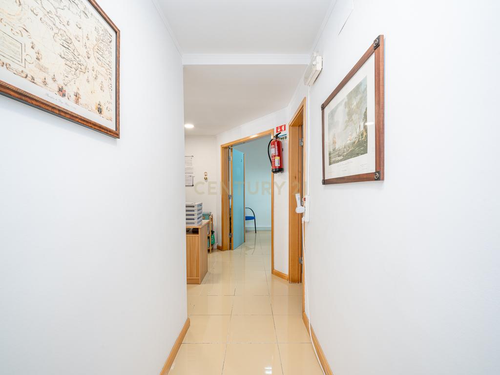 Clínica Pronta a Funcionar | Zona Central junto à Loja do Cidadão Setúbal - Image 17