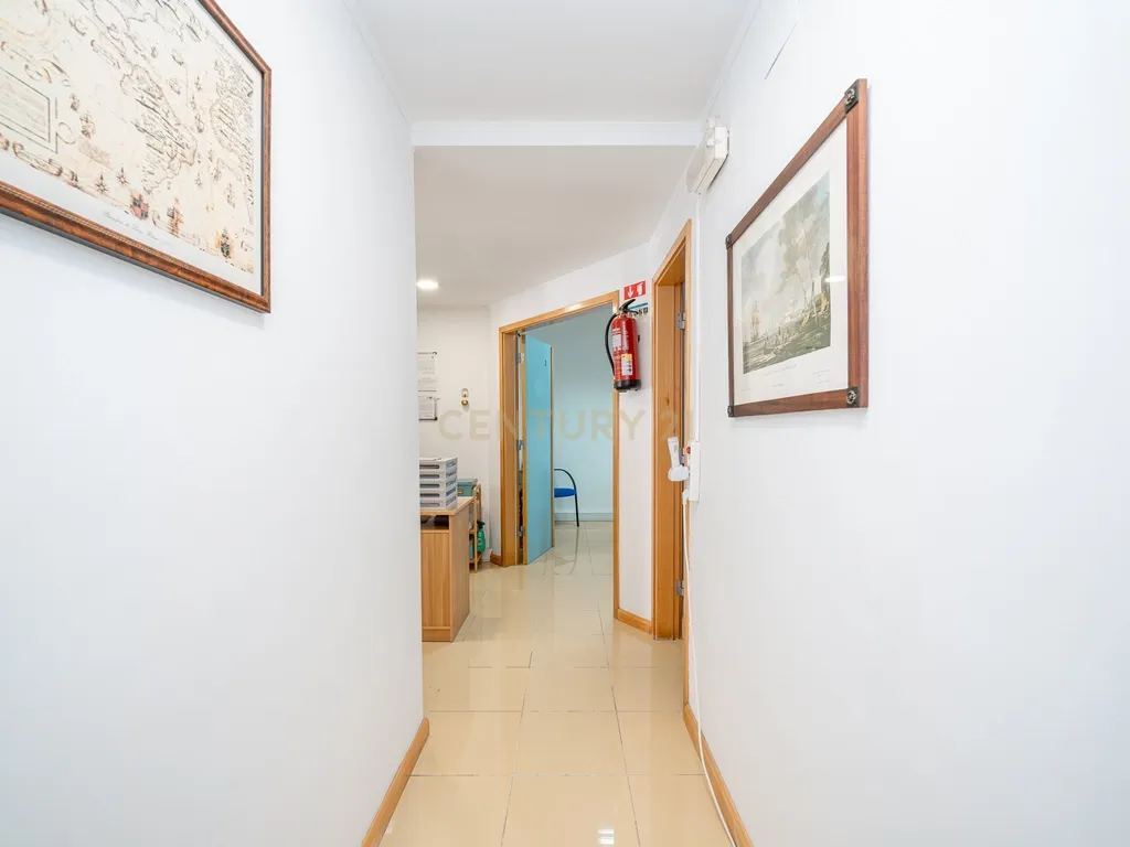 Clínica Pronta a Funcionar | Zona Central junto à Loja do Cidadão Setúbal - Image 17