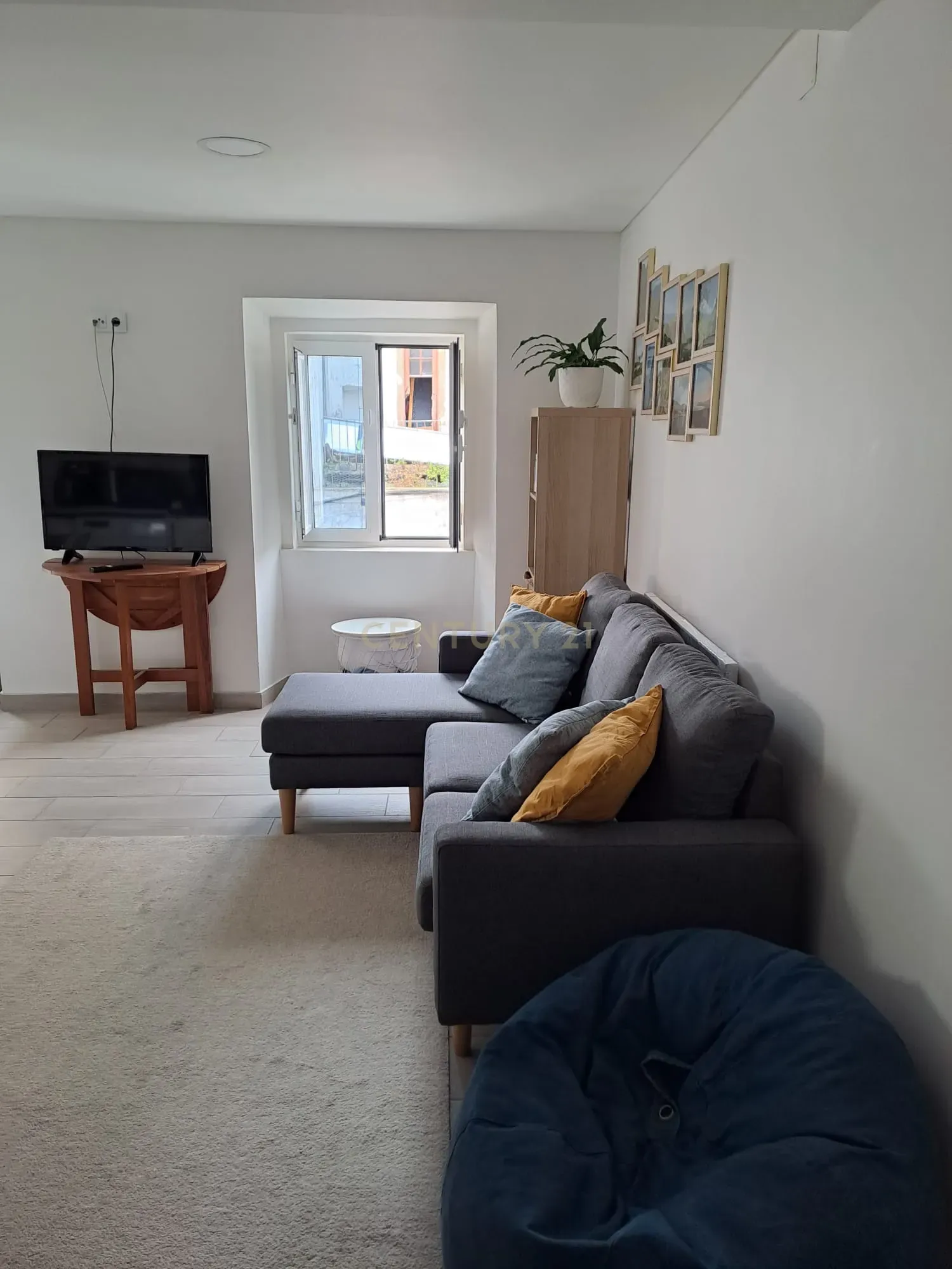 Apartamento T2 remodelado  no centro da Cidade do Montijo - Image 7
