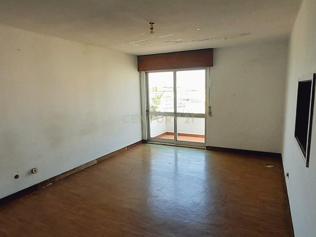 Apartamento T2 com Vista Panorâmica em Faro, Portimão - Image 9