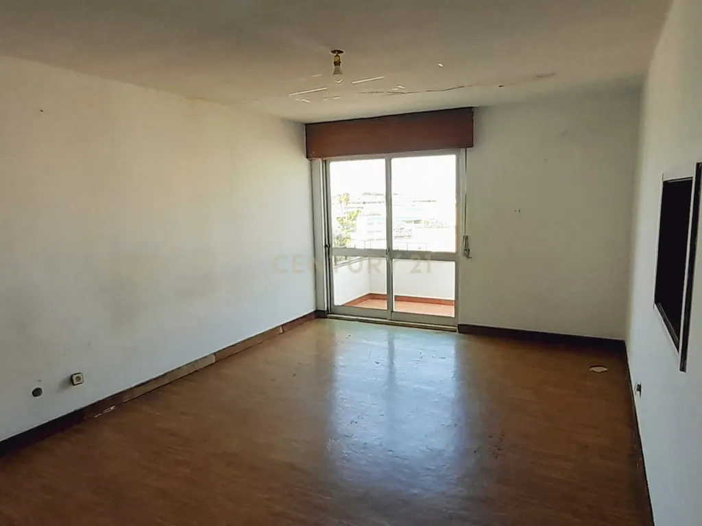 Apartamento T2 com Vista Panorâmica em Faro, Portimão - Image 9