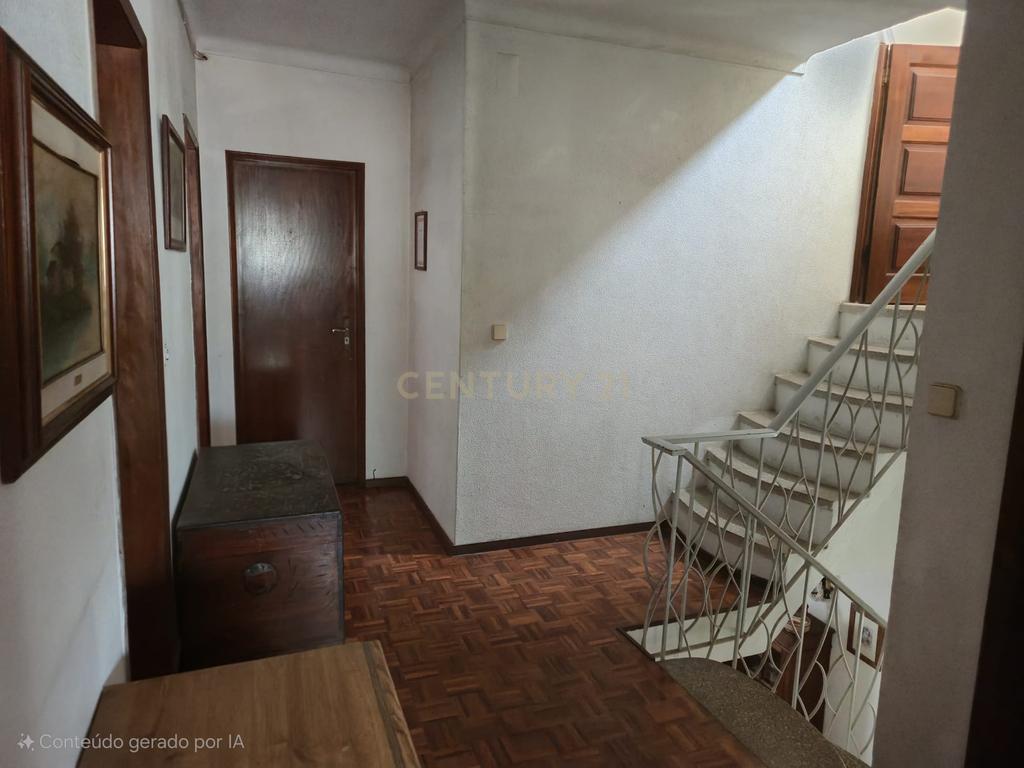 Excelente Moradia T5+2 Samora Correia - Image 11