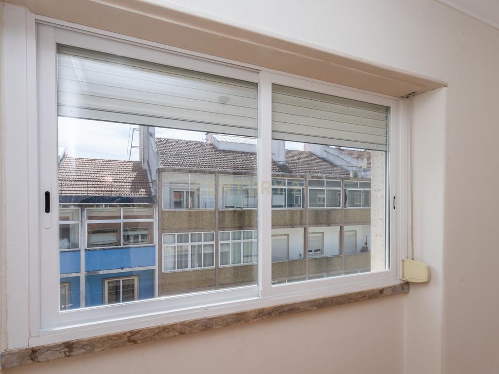 Apartamento T2 em Avenidas Novas, Lisboa  - Image 13