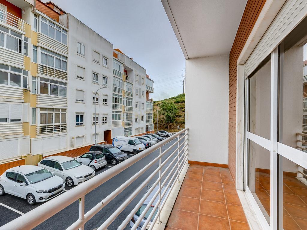 Apartamento T2 C/Elevador em Belas                                                                                                                                                              - Image 9