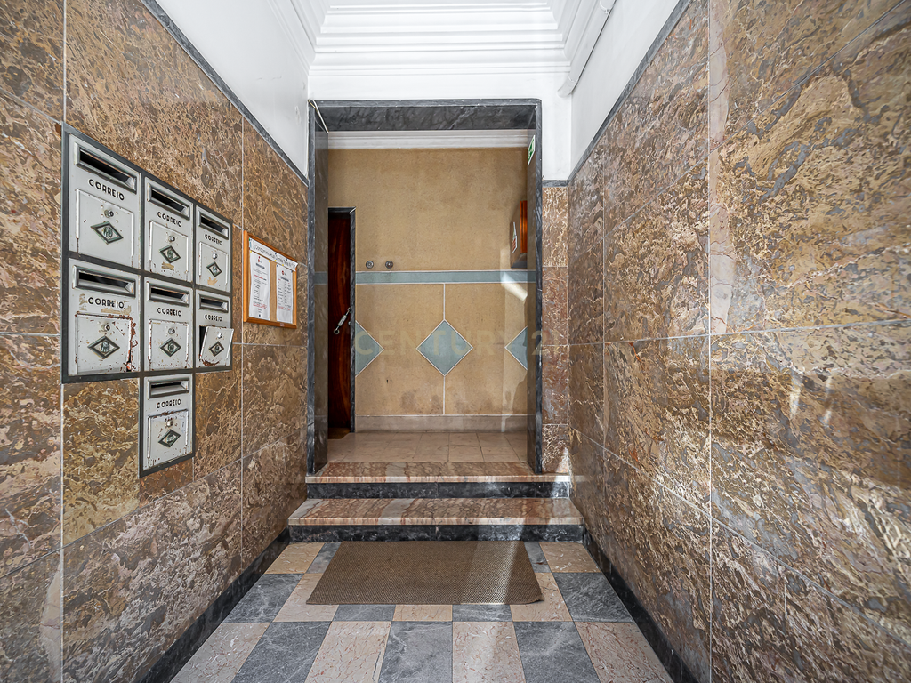 APARTAMENTO T1 EM CAMPO DE OURIQUE - Image 11