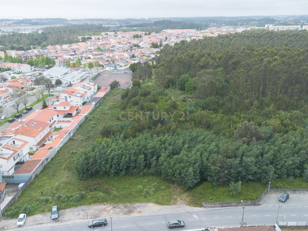 Terreno com Projeto de Loteamento Aprovado – Moreira, Maia - Image 1